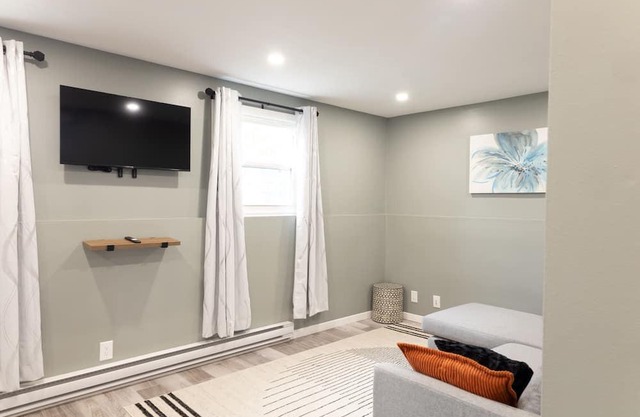Newly Renovated 2bed/1bath Apartment / Cozy&Clean