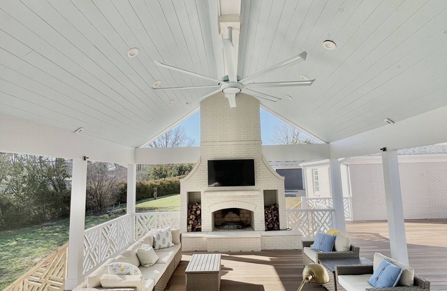 Newly Renovated 5br/5bath- HUGE Outdoor Living - Perfect for DERBY