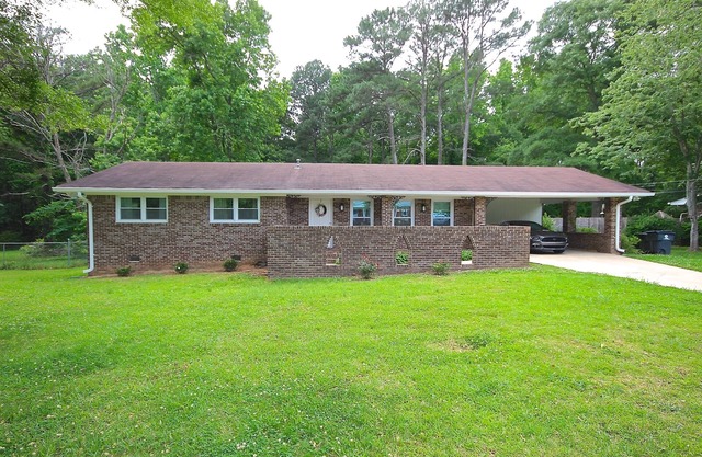 Newly Renovated And Updated Home ~ Minutes From Trilith(Pinewood) Studios!
