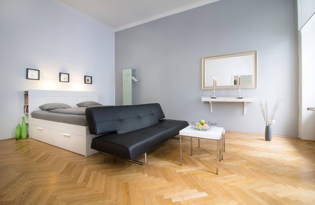 newly renovated Apartment-3 min Walking distance to Historical City Center