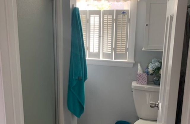 Newly renovated, beautiful views. Beach house, walking distance to beach. nnnnn