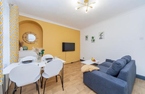 Newly renovated, bright and stylish flat