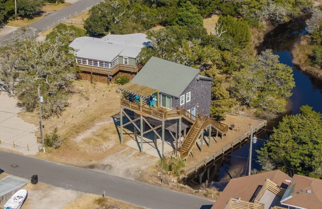 Newly renovated, charming coastal retreat in Frisco!