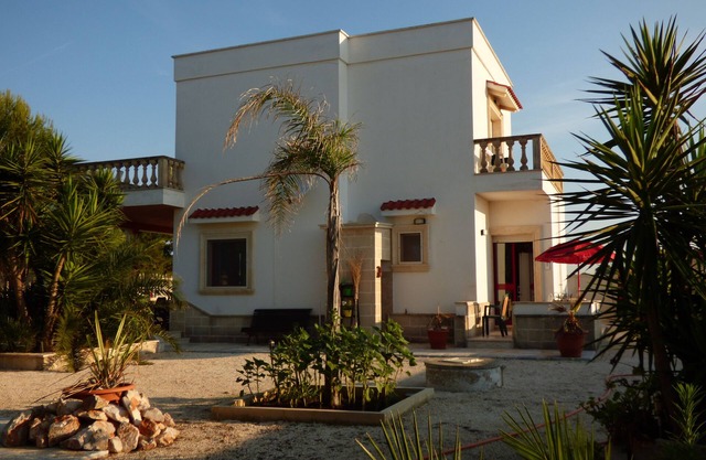 Newly renovated, cozy cottage in a quiet residential area: 350 meters to the sea