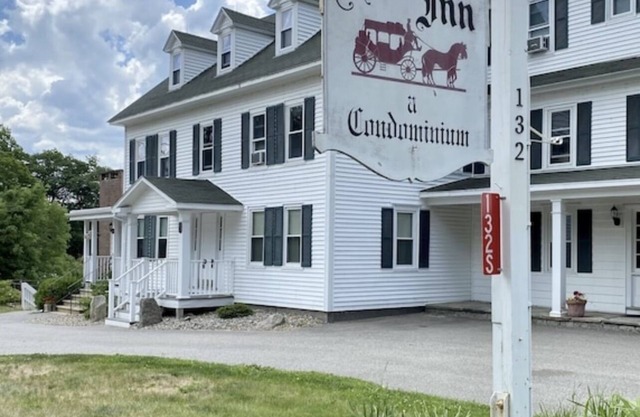 NEWLY RENOVATED! Cozy 2 bed 2 bath on Newfound Lake, private beach, scenic views