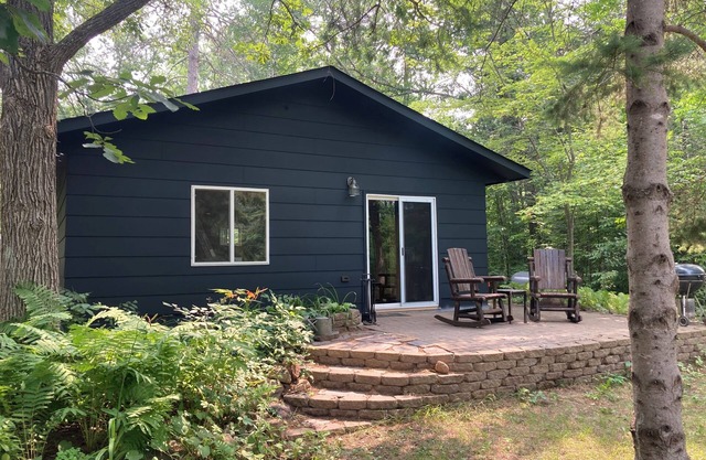 Newly Renovated Cozy and Peaceful River Retreat