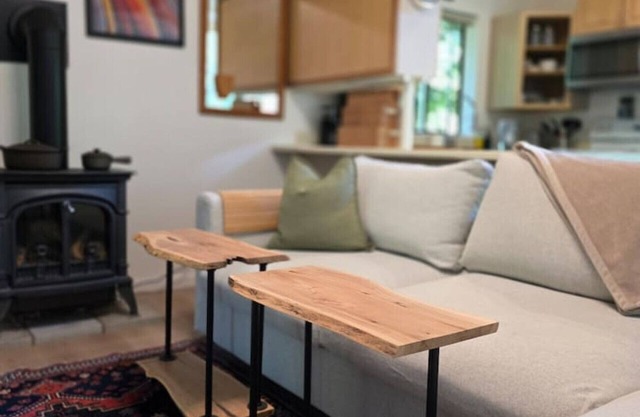 Newly Renovated, Light-Filled Cabin
