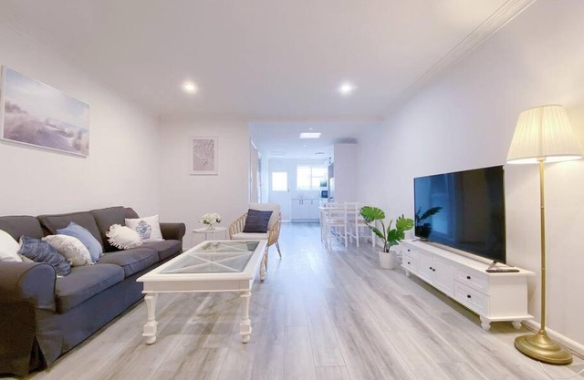 Newly renovated! Minutes away from Mother's Beach and Main Street!