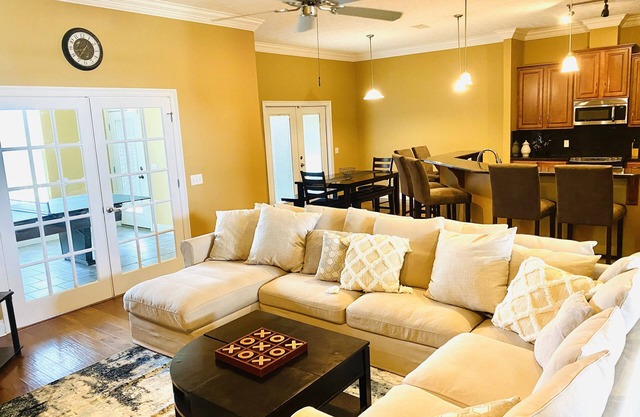 Newly renovated modern, spacious & quiet location
