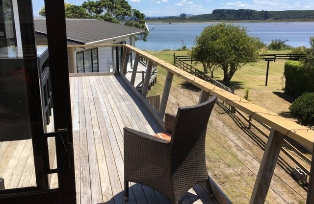Newly renovated and GORGEOUS! Summer's still here!