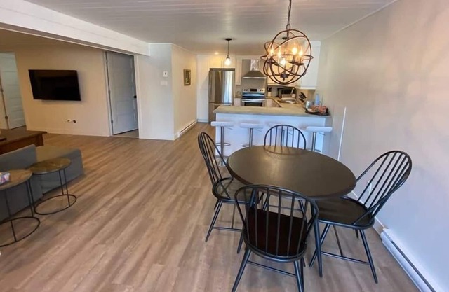 Newly Renovated Suite in St. Sauveur