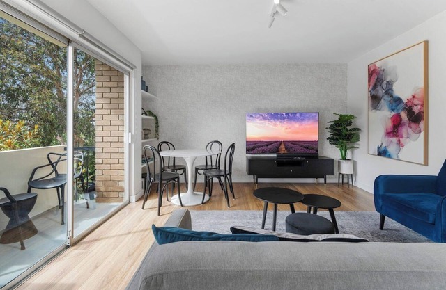 Newly Renovated South Yarra 2BR Apt with parking