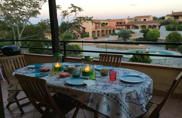 Newly renovated three-room apartment in the heart of the Borgo di Porto Pollo! COD.IUN:R6518