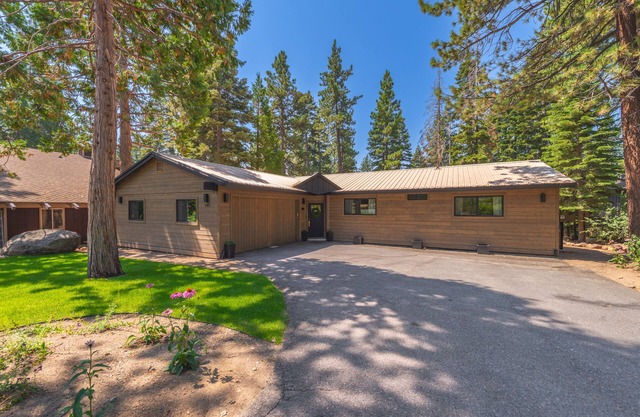 NEWLY Renting! Tahoe City Modern Retreat