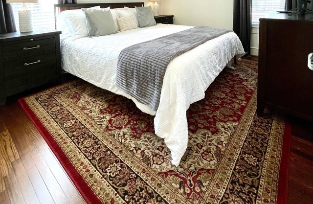 Newly Updated - Charming & Stylish Apartment Home in Dilworth