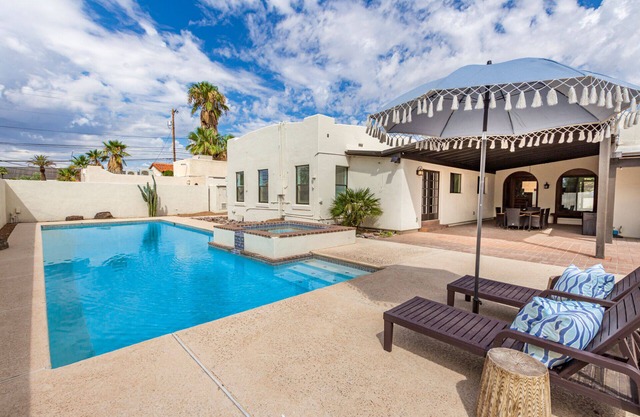 Newly updated charming house with resort-style amenities and centrally located!