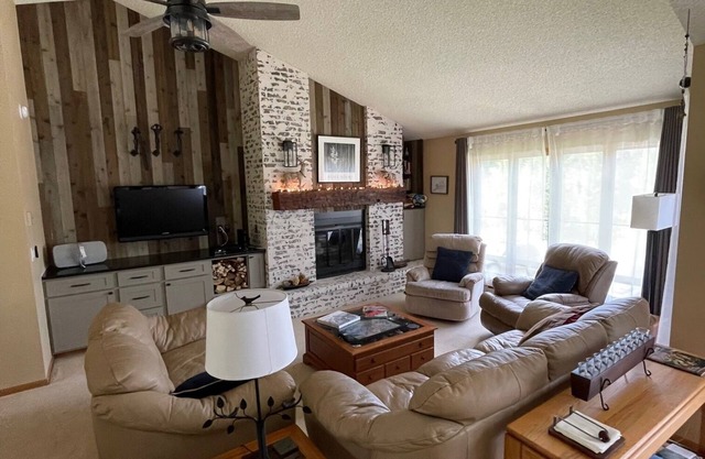 Newly Updated, Spacious 2 Bedroom + Bunk Room Condo with new modern kitchen