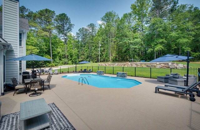 Newnan Vacation Rental w/Pool & Pickleball Court!