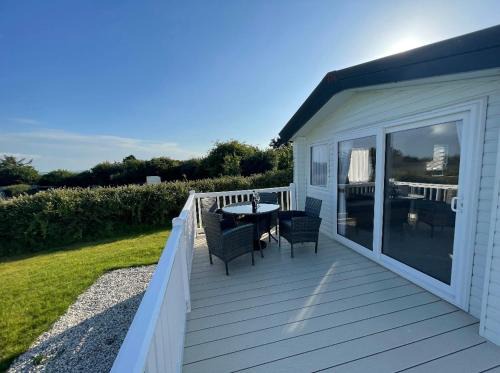 Newperran 102 - 2 Bedroom Country & Valley View Caravan