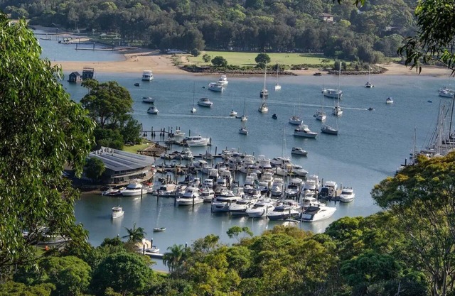 Newport Beach and Bush Getaway With Great Views