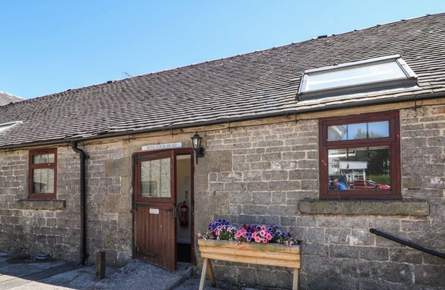 NEWTON HOUSE APARTMENT, with a garden in Tissington