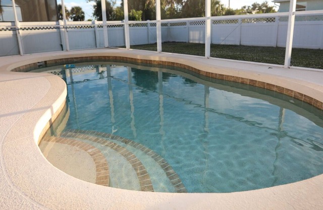 nFamily & Pet Spa-Like Stay Heated Pool & Steam Shower , King Bed, 12 min beach!