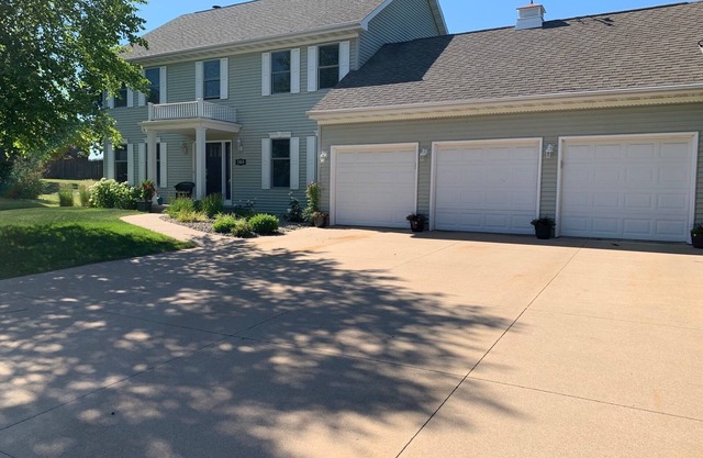 NFL Draft-Just 50 miles from Green Bay with easy access to US HWY 41