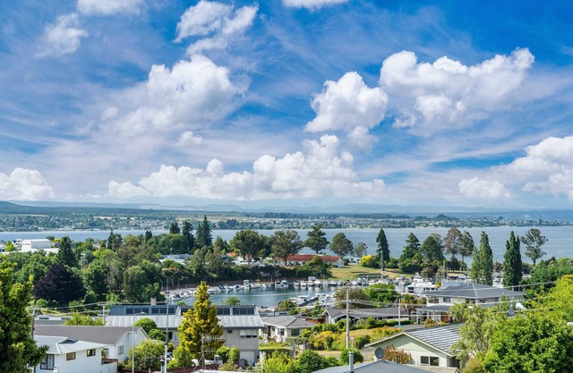 Ngaio Views - Lake Taupo Holiday Home