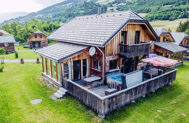 Nice holiday home with whirlpool and sauna