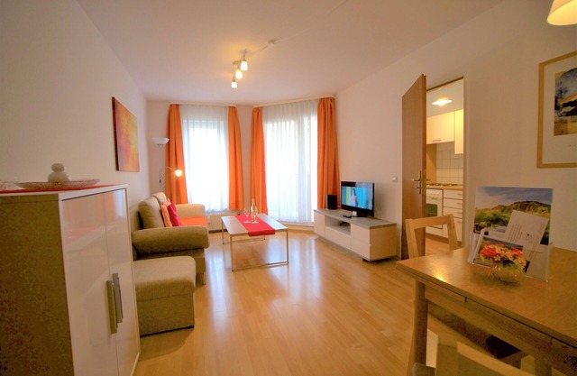 Nice 2-room apartment in the spa area - balcony, WiFi, TV, walk-in shower