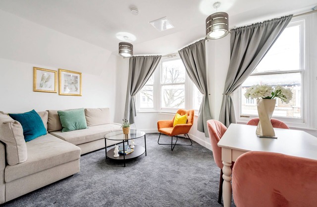 Nice 3 bed flat near Chelsea