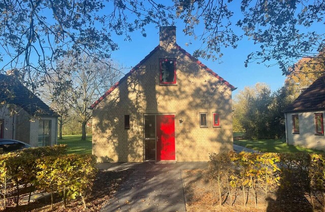 Nice 3-bedroom house with lake view
