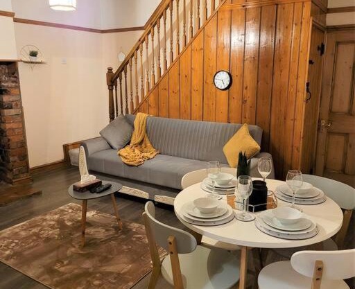 Nice 4-bedroom vacation home with indoor fireplace