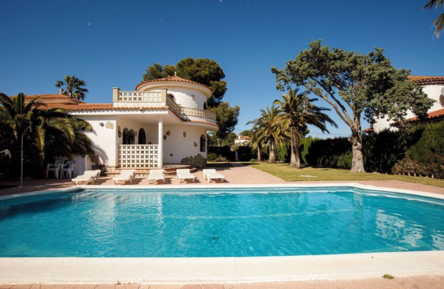 nice and big apartment in Miami Platja