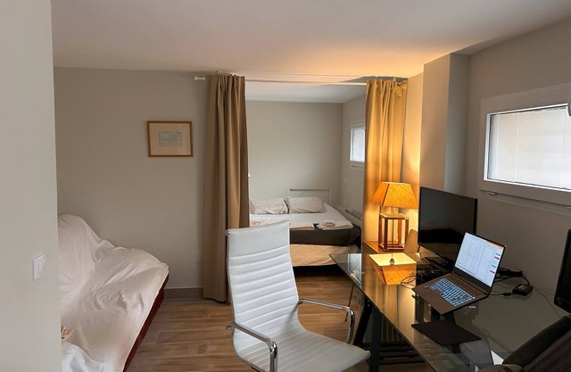 Nice and Comfortable Studio With 2 Spaces, 2 Bathrooms, a Kitchen Close to Parks