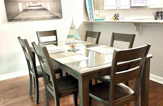 Nice and cozy condo for your beach trip
