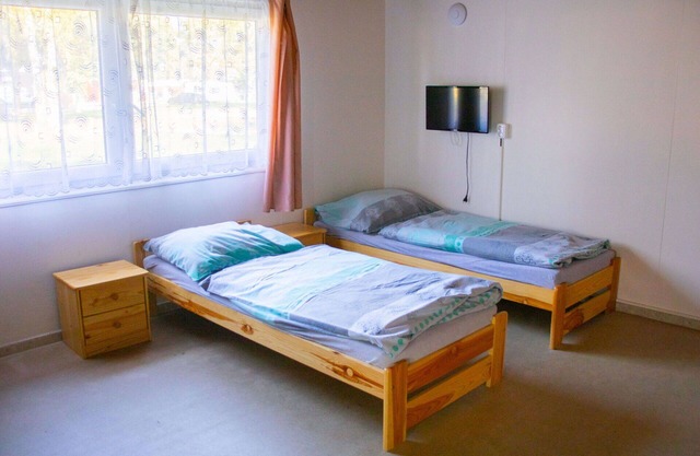 Nice apartment in villa for 12 people with WIFI, TV, patio and pets allowed
