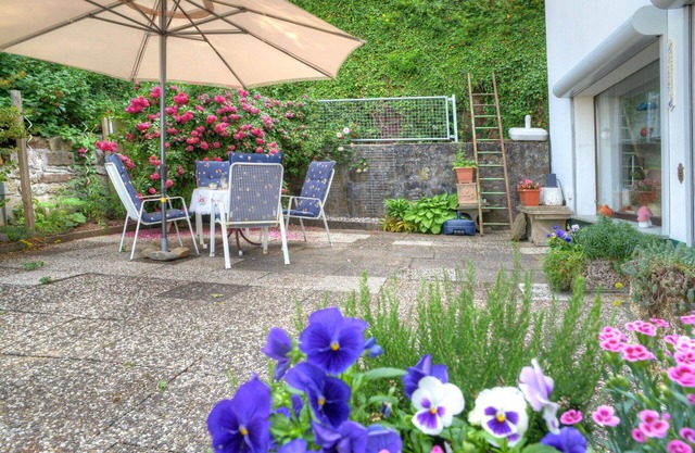 Nice apartment for 4 people with WIFI, TV, patio, pets allowed and parking