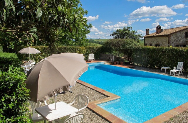 Nice apartment in villa with A/C, WIFI, pool, TV, patio, pets allowed, panoramic view and parking