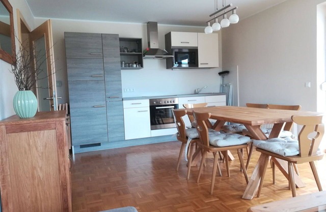 Nice apartment for 5 guests with WIFI, TV, balcony and parking