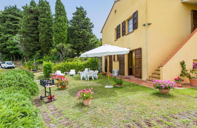 Nice apartment with WIFI, pool, A/C, TV, patio, pets allowed, panoramic view and parking