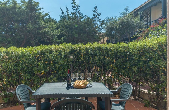 Nice apartment for 4 people with A/C, TV, terrace, pets allowed and parking