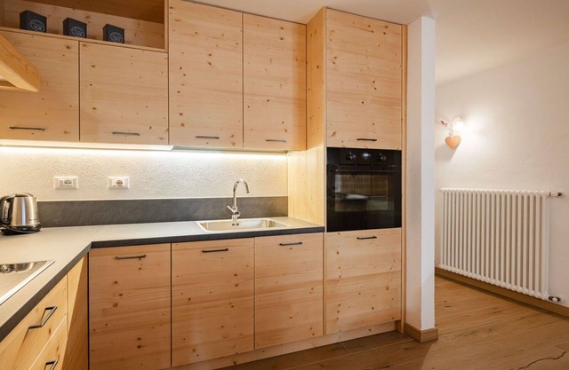 Nice apartment for 4 people with WIFI, TV, balcony and parking