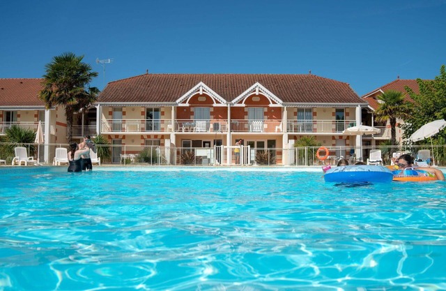 Nice apartment for 8 guests with WIFI, pool, TV, terrace and pets allowed