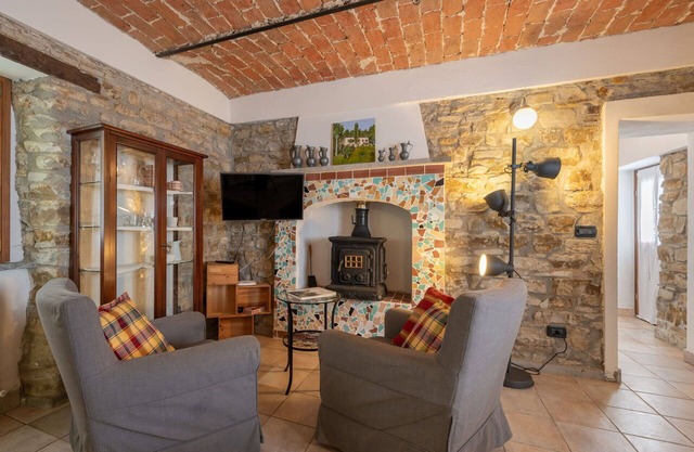 Nice apartment for 2 people with WIFI, pool, TV and parking
