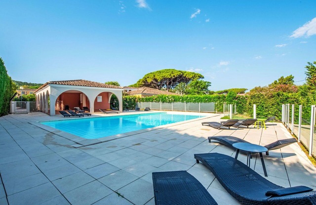 Nice apartment for 4 people with pool, WIFI, A/C, TV, patio and pets allowed