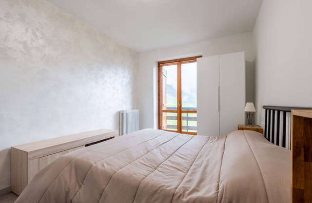 Nice apartment for 6 guests with WIFI, TV, balcony and pets allowed