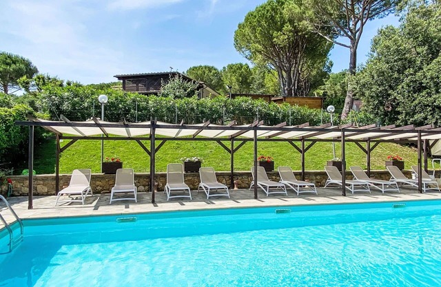 Nice apartment for 4 guests with pool, WIFI, TV, terrace, pets allowed and parking