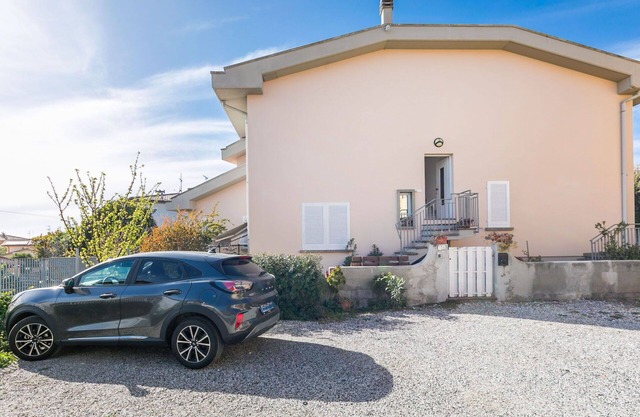 Nice apartment for 3 people with WIFI, A/C, TV, patio, pets allowed and parking
