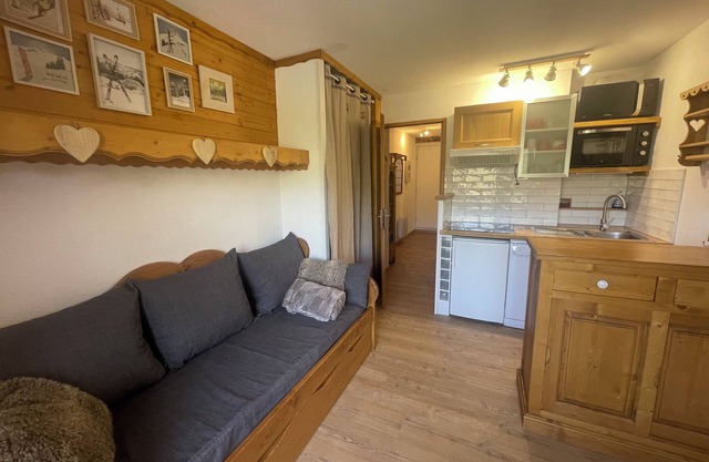 Nice apartment at the foot of the slopes, Reberty 2000, Les Menuires, domaine des 3 vallées